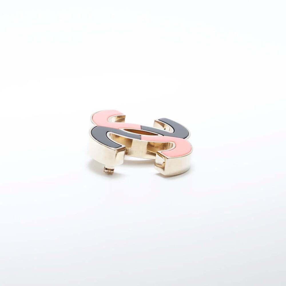 CHANEL Authentic Gold Logo Brooch - Picture 6 of 8